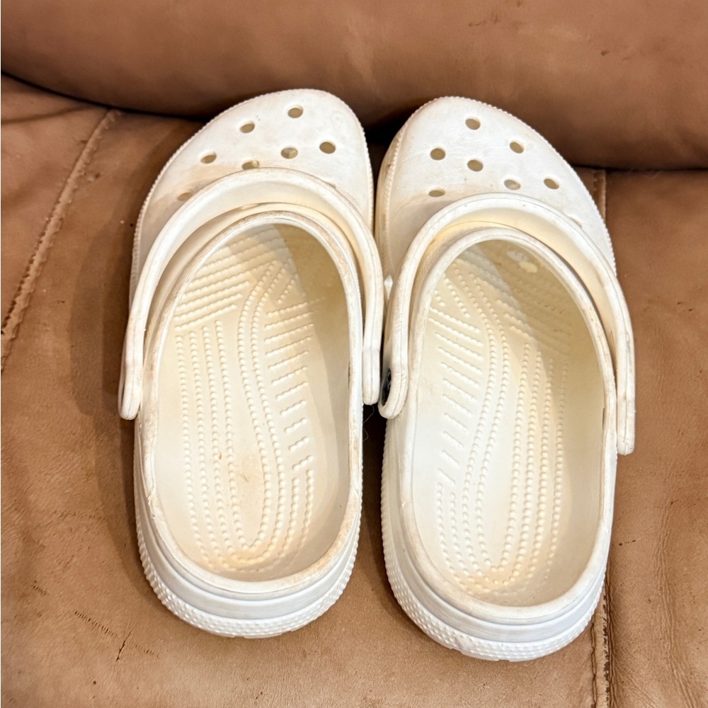 Crocs Clogs - Picture 5 of 8